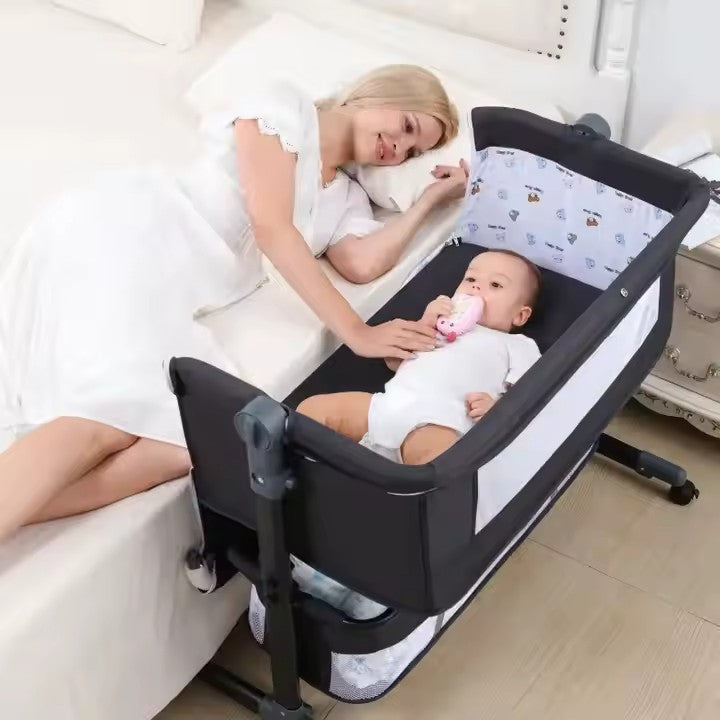 Pătuț Reglabil 6 în 1 AT PERFORMANCE® pentru Bebe – Leagăn, Pătuț de Călătorie, Coș Depozitare, Plasă Țânțari, Saltea Moale, Roți 360°, Gri