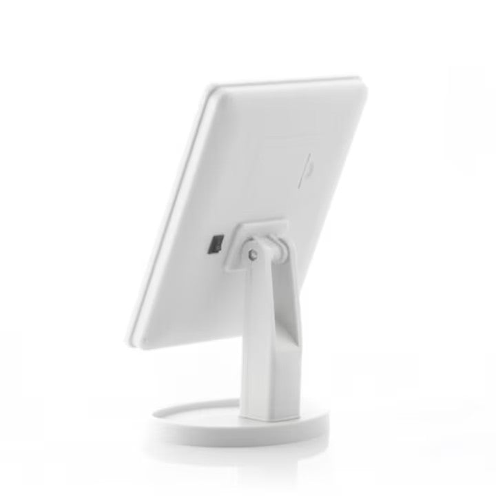 Oglinda Cosmetica AT PERFORMANCE® cu Iluminare LED, include 22 de Led-uri Puternice, Functie pentru Reglarea Intensitatii luminii, Reglarea inclinarii Oglinzii pana la 180°, Alimentare pe baterii sau la Retea, Baza Stabila.